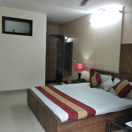 Hotel Palace Amritsar Bagian luar foto