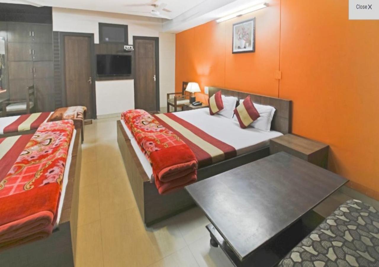 Hotel Palace Amritsar Bagian luar foto