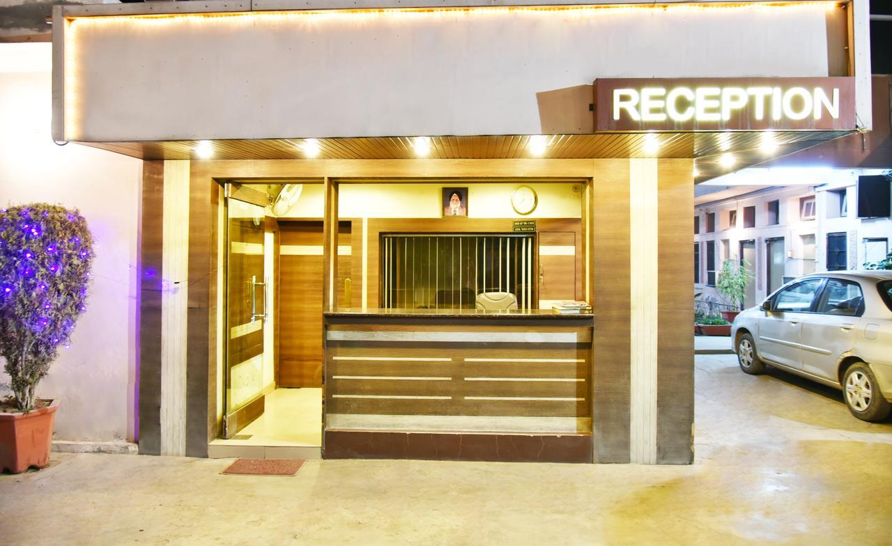 Hotel Palace Amritsar Bagian luar foto