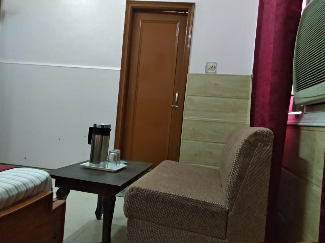 Hotel Palace Amritsar Bagian luar foto