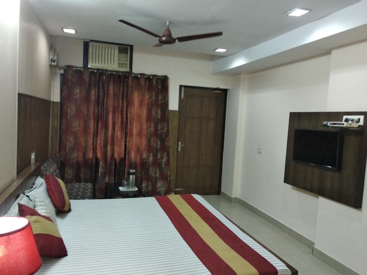 Hotel Palace Amritsar Bagian luar foto