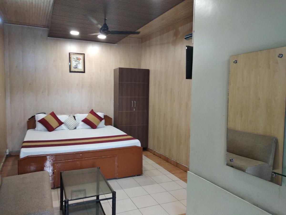 Hotel Palace Amritsar Bagian luar foto