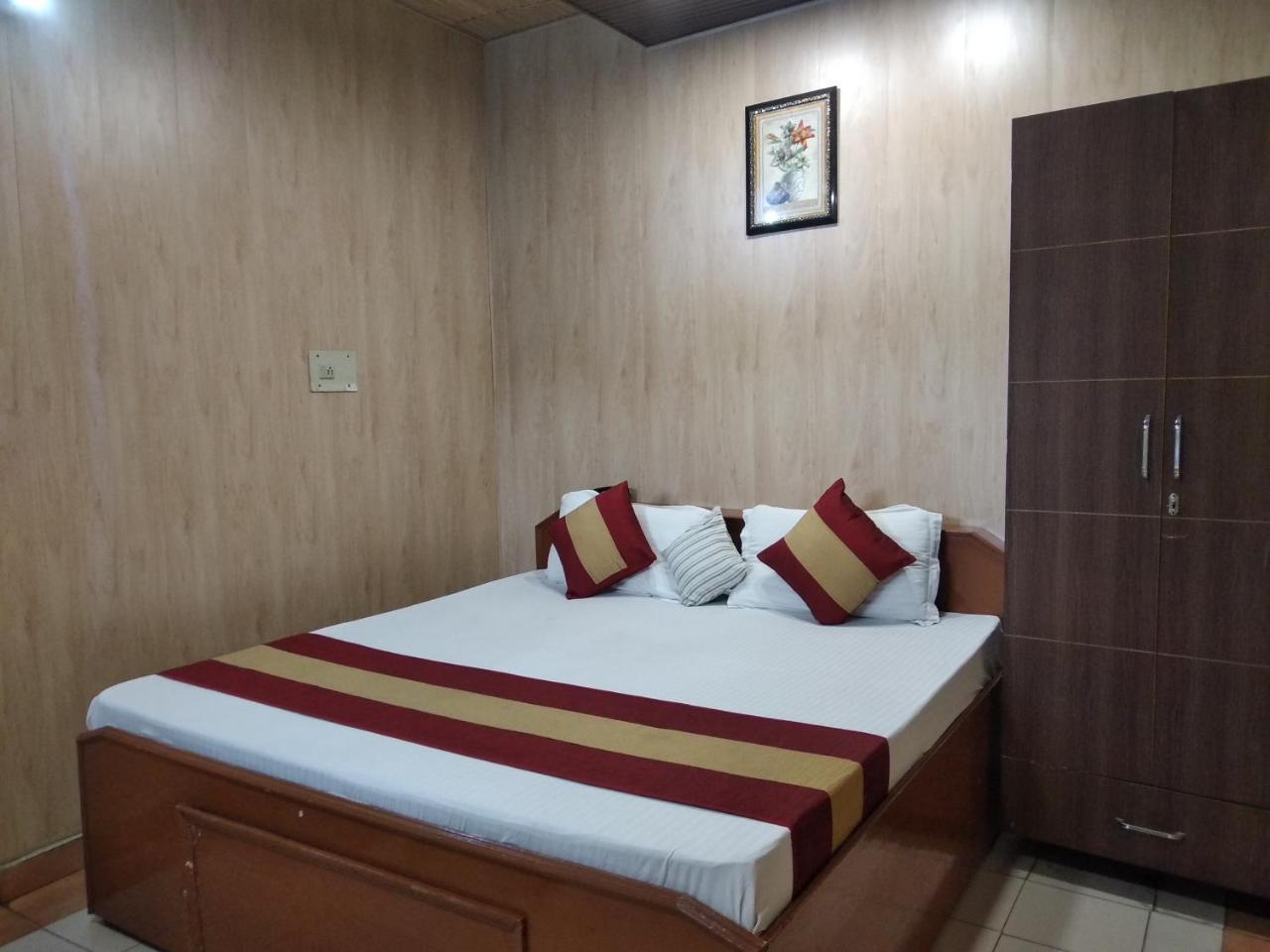 Hotel Palace Amritsar Bagian luar foto