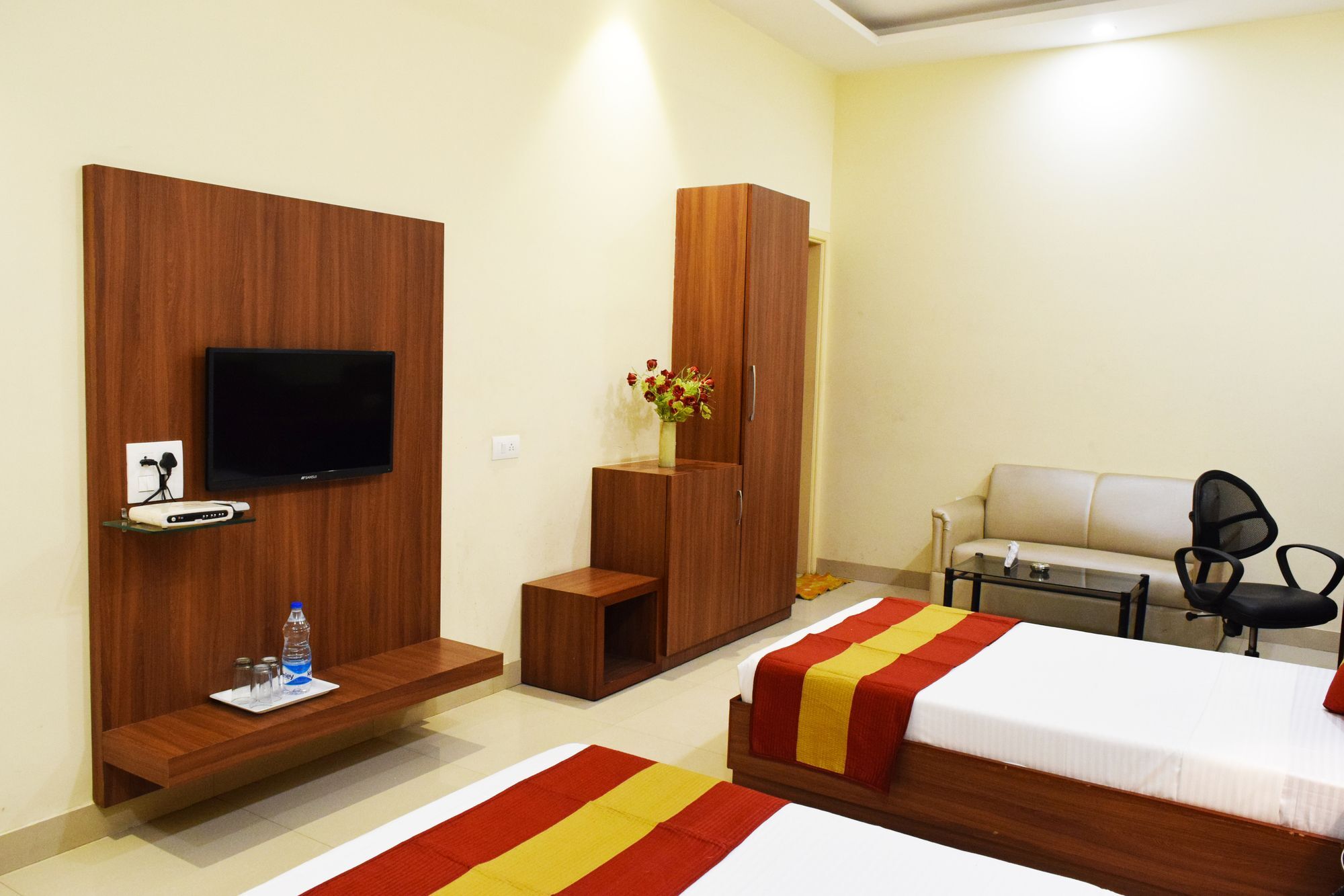 Hotel Palace Amritsar Bagian luar foto