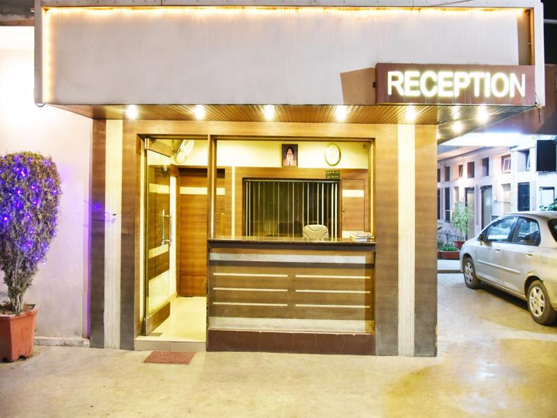 Hotel Palace Amritsar Bagian luar foto