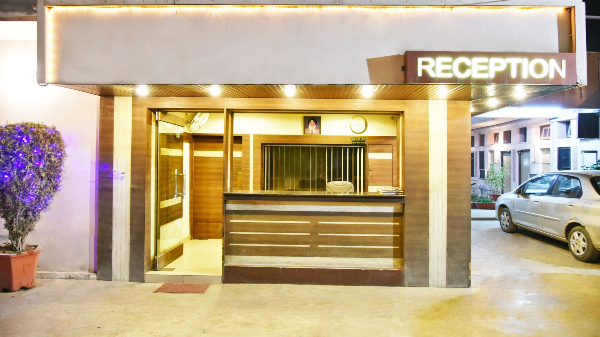 Hotel Palace Amritsar Bagian luar foto