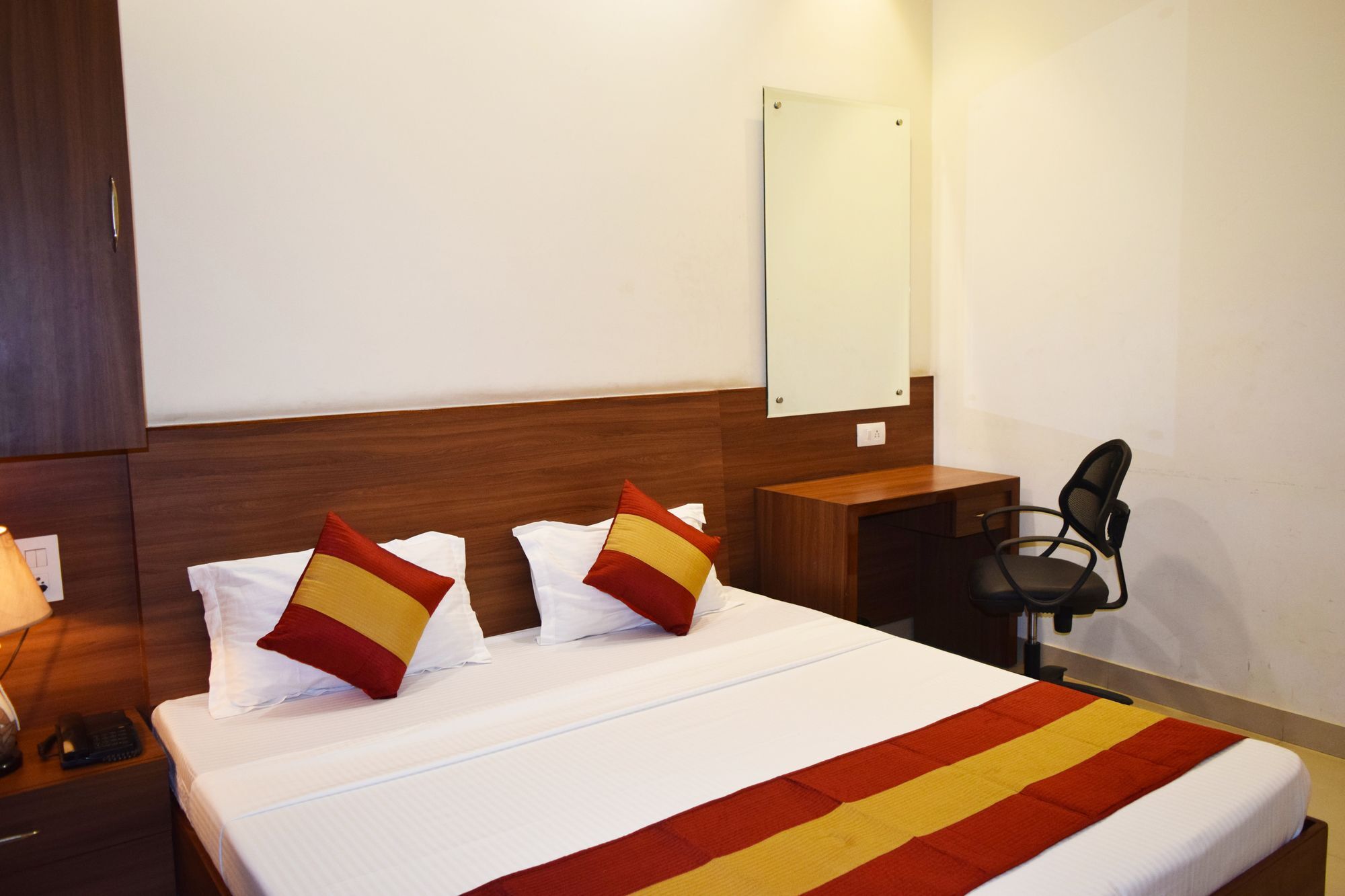 Hotel Palace Amritsar Bagian luar foto