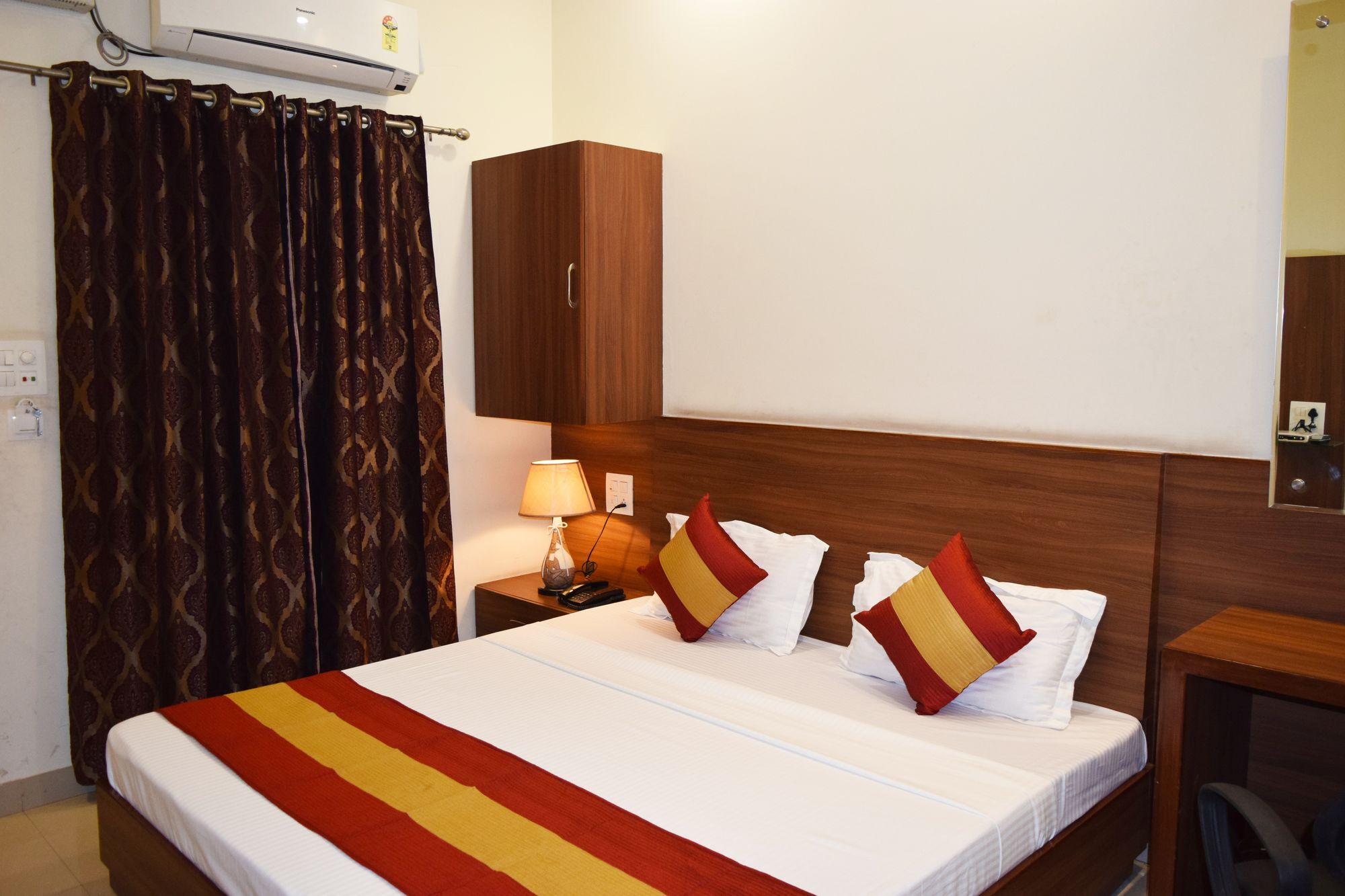 Hotel Palace Amritsar Bagian luar foto