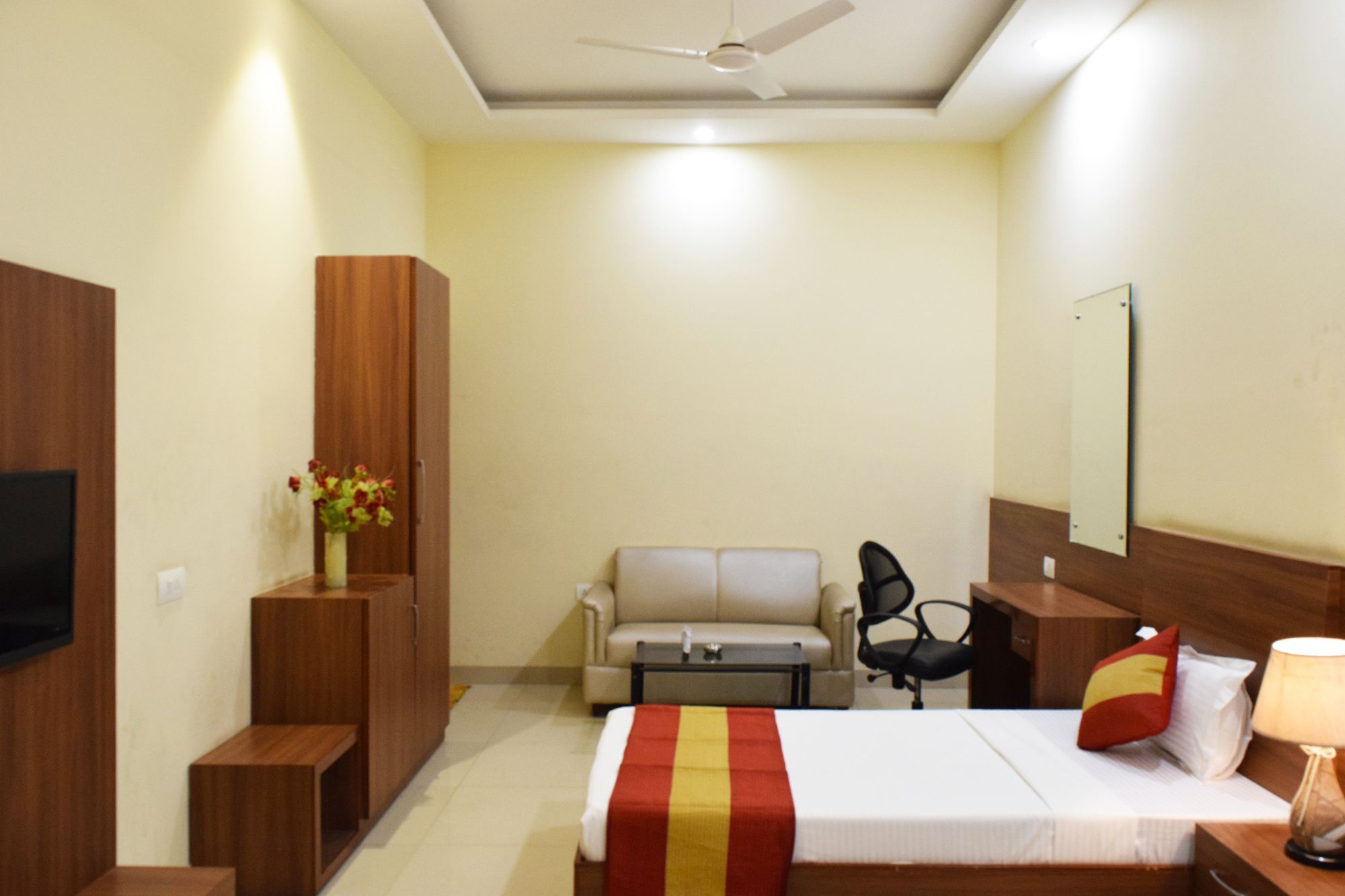 Hotel Palace Amritsar Bagian luar foto