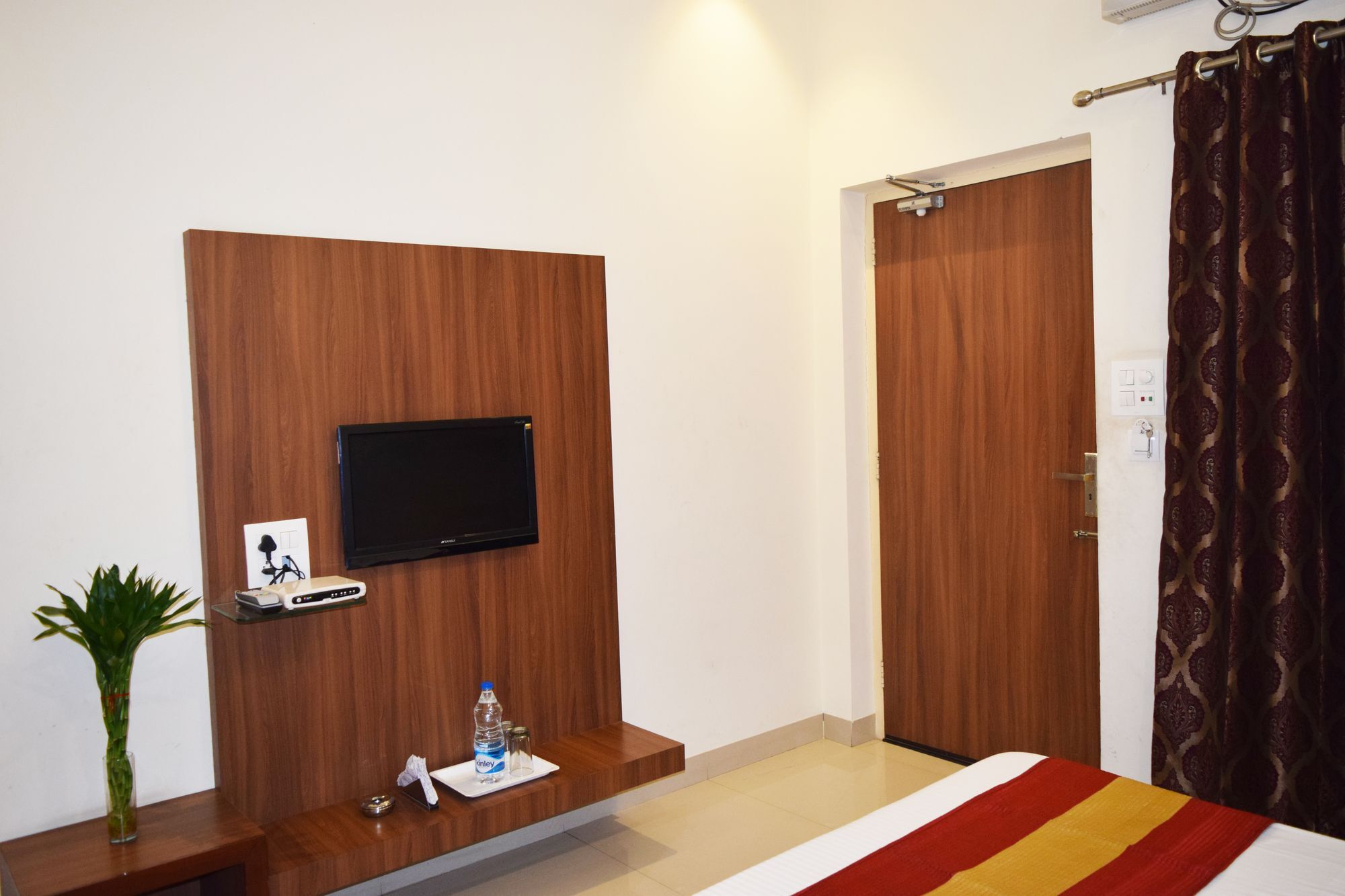 Hotel Palace Amritsar Bagian luar foto